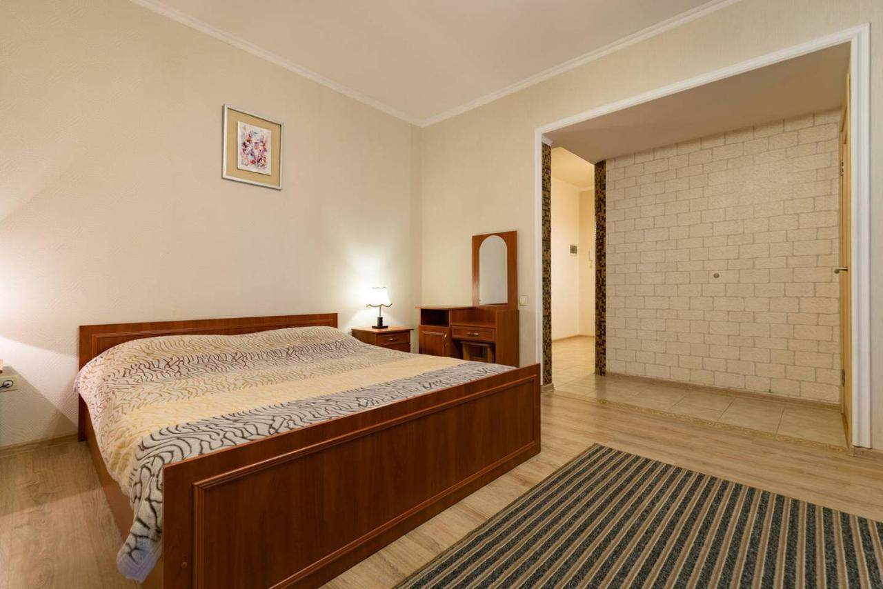 Nadezhda Apartment On Nauryzbay Batyra 37/1 Almaty Exterior foto
