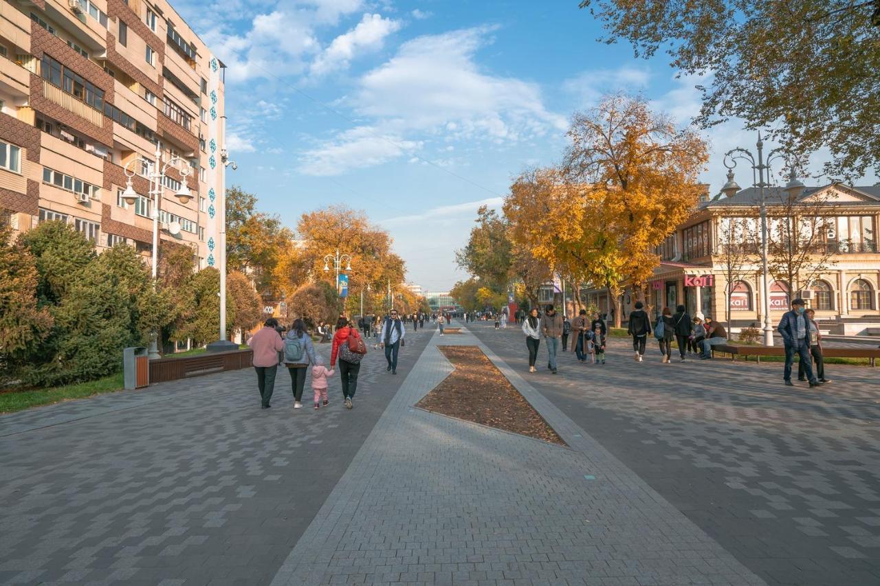 Nadezhda Apartment On Nauryzbay Batyra 37/1 Almaty Exterior foto